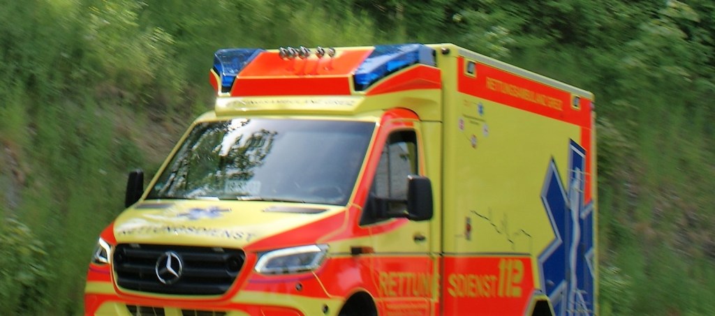 Schwerer Verkehrsunfall auf der L 3004 bei&nbsp;Arnstadt