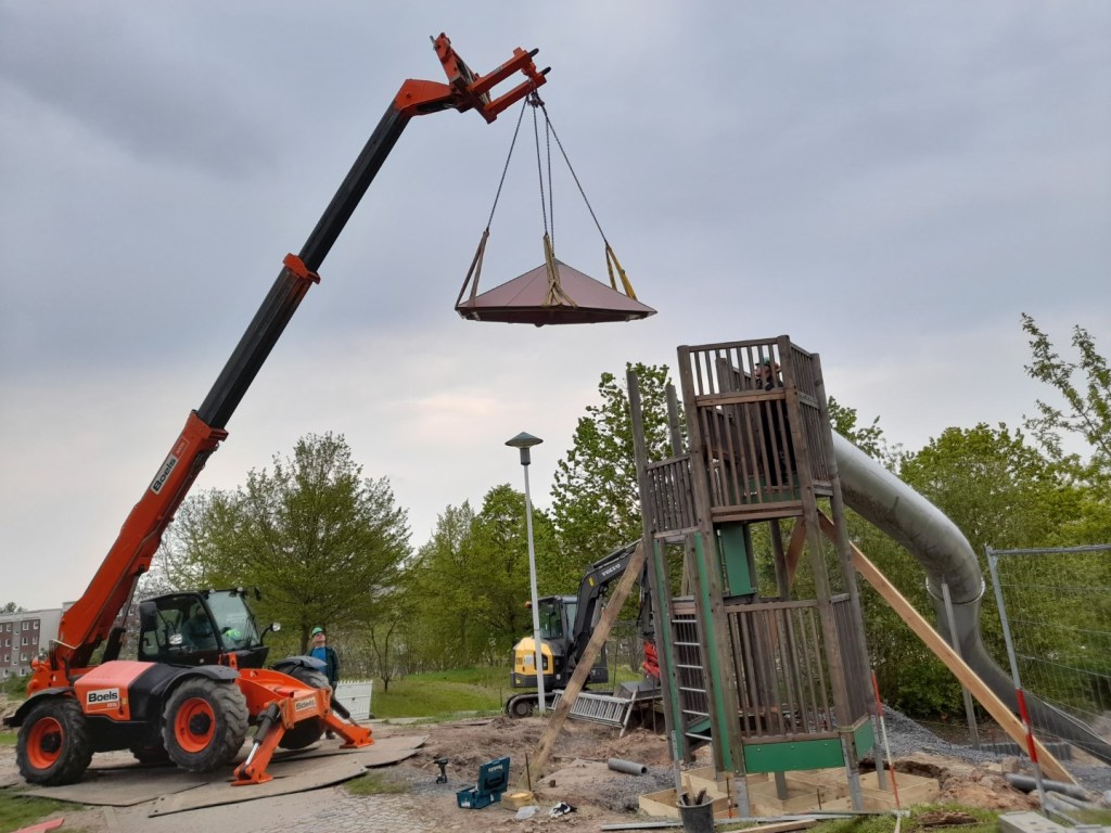 Rutschenturm auf Geraer Spielplatz&nbsp;aufgestellt