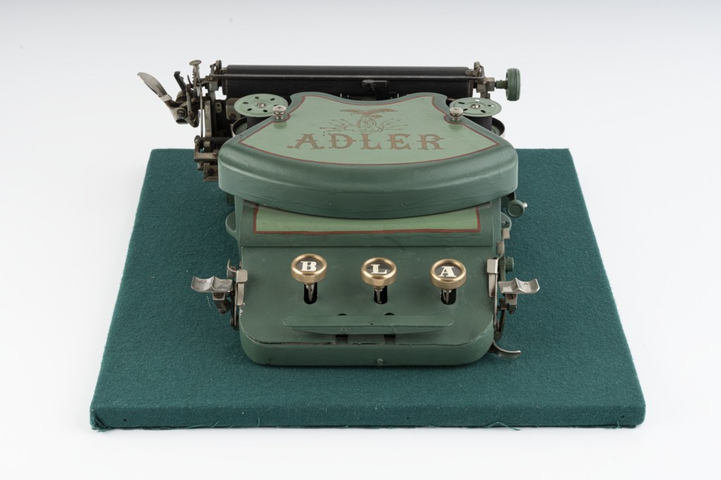 „Plastikaturen“-Ausstellung im Greizer&nbsp;Sommerpalais