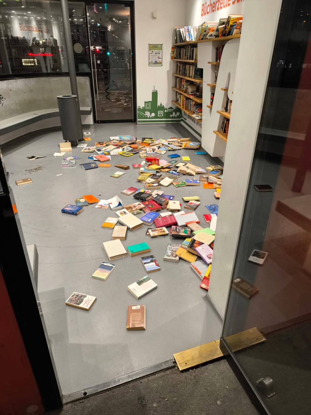 Vandalismus an Buswartehalle in&nbsp;Jena