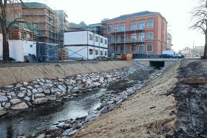 Teil eines Baches kehrt in Zwickau an die Oberfläche zurück