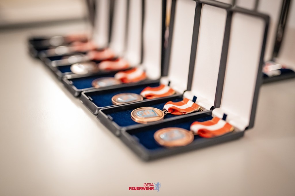 Gera ehrt Feuerwehr und Katastrophenschutzeinheiten