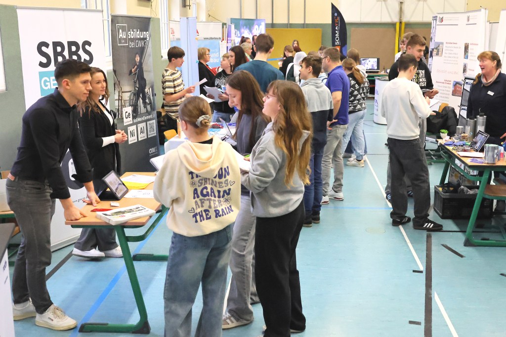 Berufsmesse in Weida: Schüler entdecken Karrieremöglichkeiten
