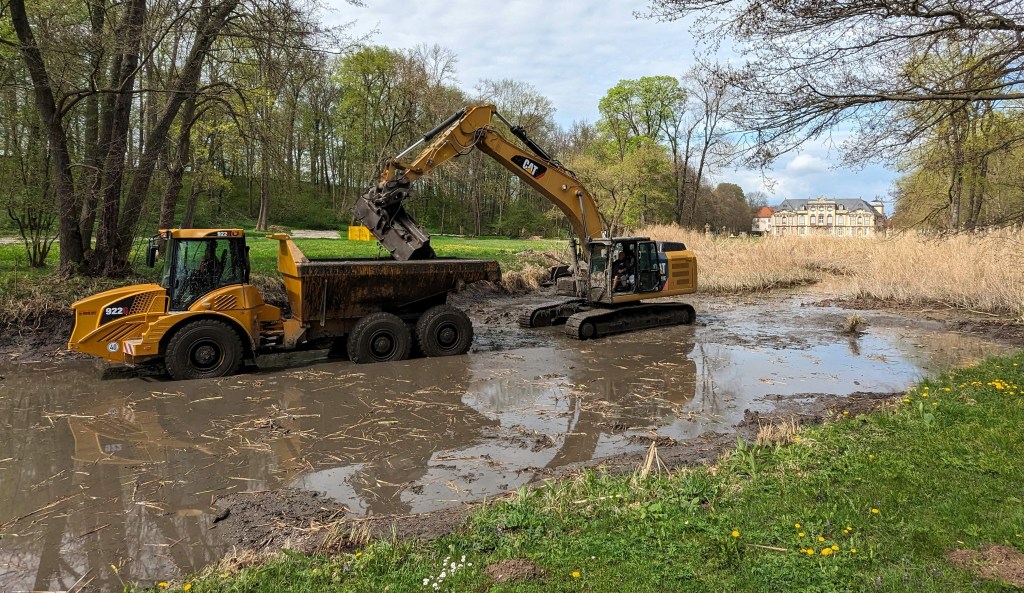 Gewässerentschlammung im Schlosspark Molsdorf liegt im&nbsp;Plan