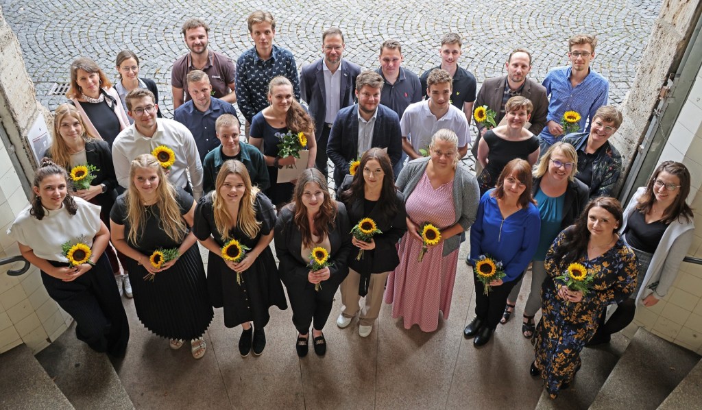 Stadt Jena begrüßt 37 neue Azubis und beglückwünscht 37&nbsp;Absolventen