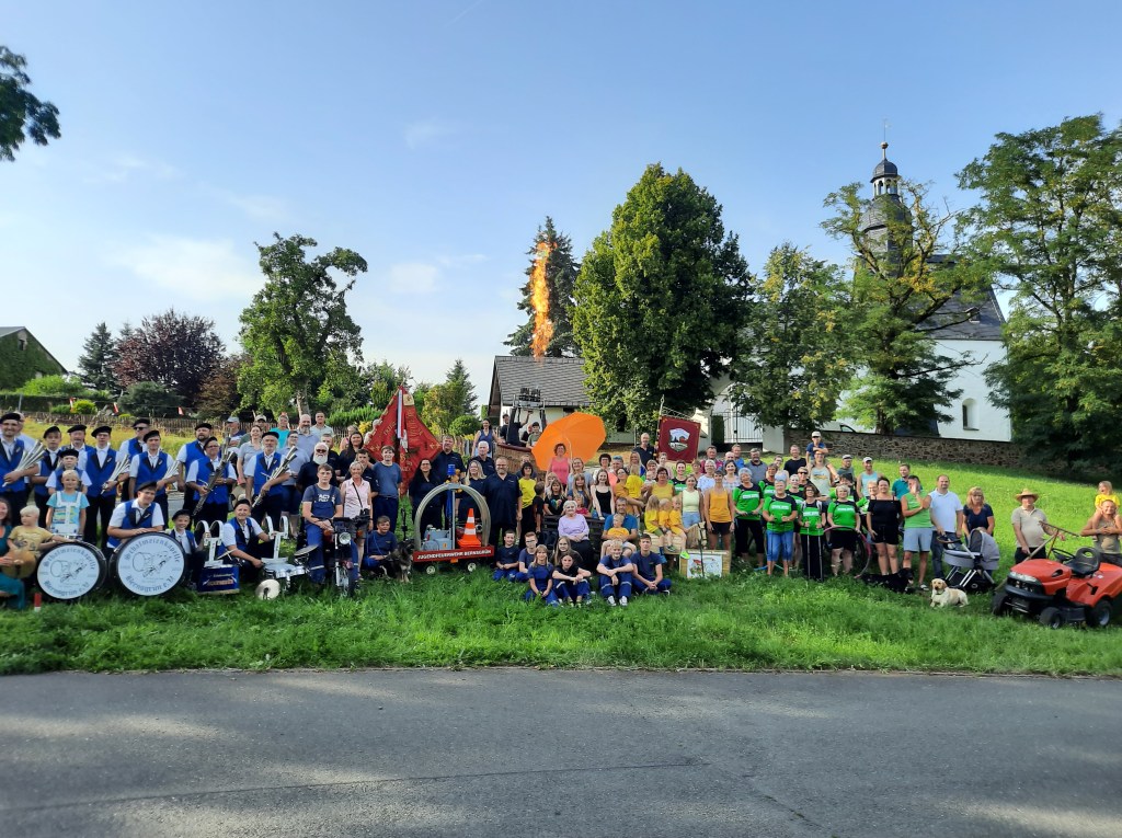 Gelungenes Dorfgemeinschaftsfoto Bernsgrün