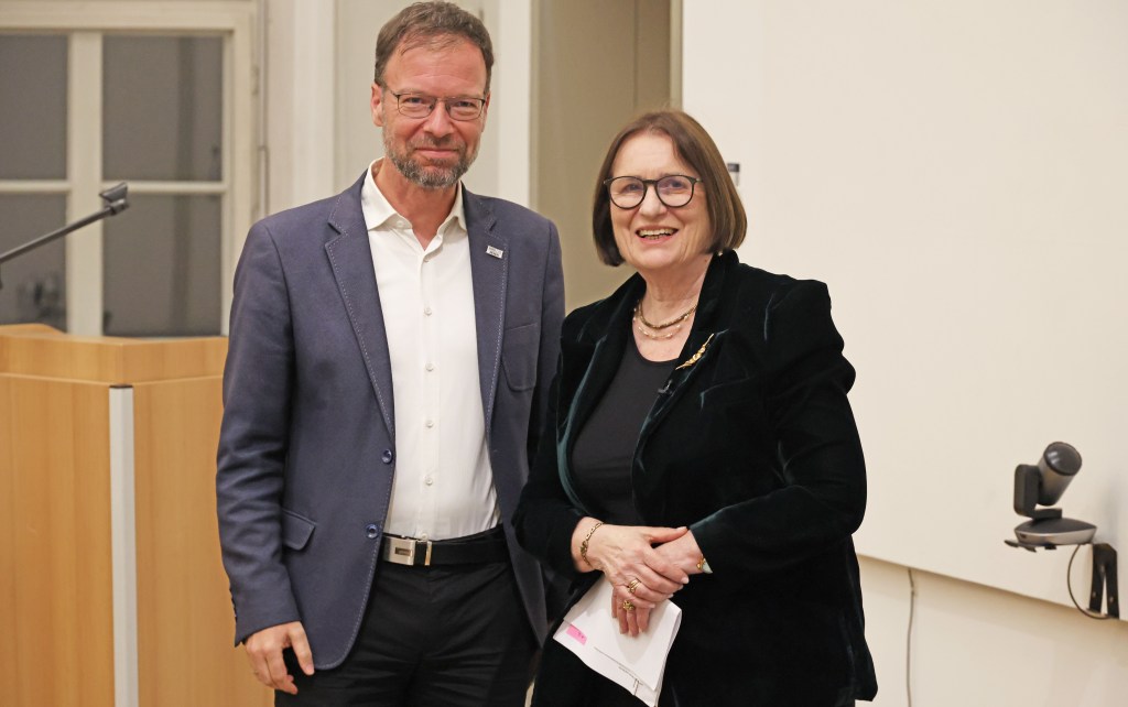 Russische Professorin hat sich in das Goldene Buch der Stadt Jena&nbsp;eingetragen