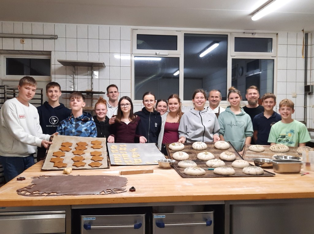 Konfis werden Hobbybäcker