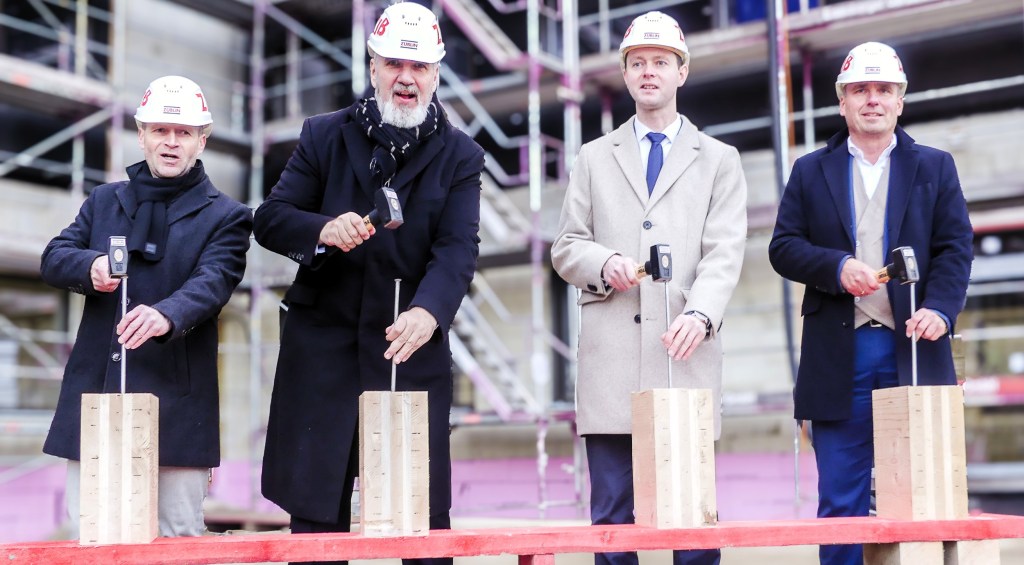 Richtfest des neuen Dienstleistungszentrums für den Saale-Holzland-Kreis