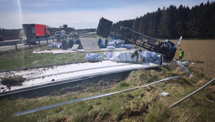Lkw-Unfall auf der A 9 bei&nbsp;Dittersdorf
